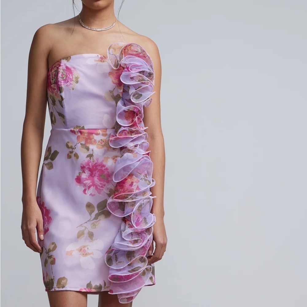 NWT New York and Co, Strapless dress with ruffle  detail.